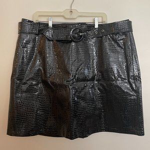 R29 x ELOQUII Embossed Mini Skirt